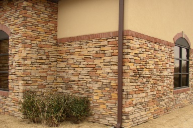 Faux stone on Tulsa Federal Employees Credit Union in Claremore, Oklahoma