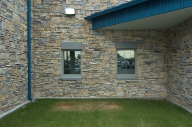 Manufactured stone veneer at Hyundai in Broken Arrow, Oklahoma