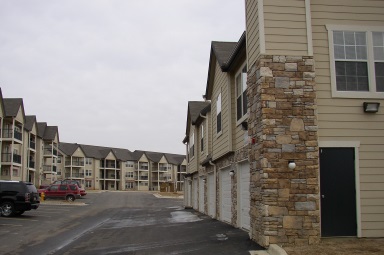 Preson Lakes Apartments in Owasso, Olahoma with manufactured stone veneer
